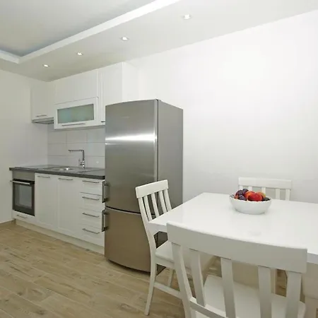 Ursula ヴィラ ポドゥゴラ